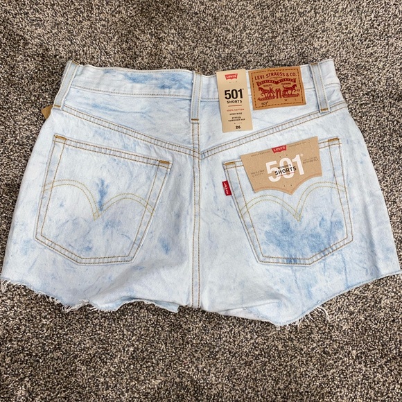 Levi’s 501 size 26 cutoff button fly shorts - Picture 2 of 4
